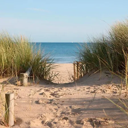 In Koksijde Near Sandy Beaches Апартаменты Остдёйнкерке