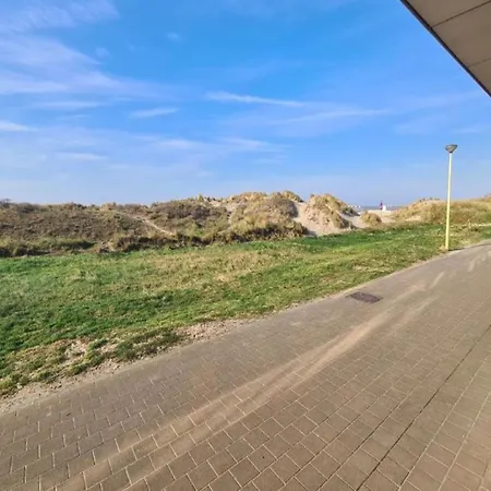 In Koksijde Near Sandy Beaches Апартаменты *
